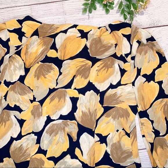 ANTHROPOLOGIE floral print top - Picture 11 of 11